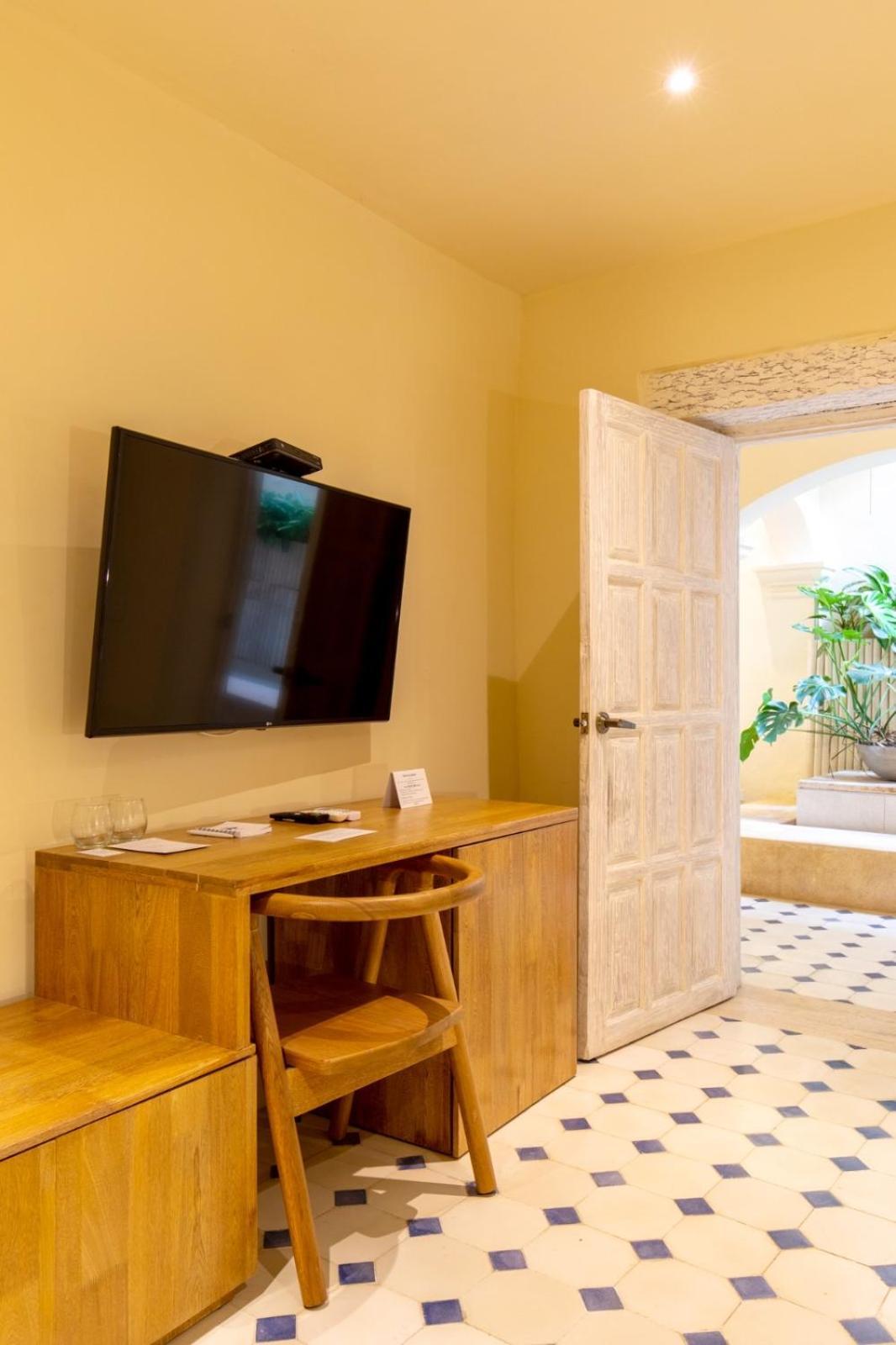 B Haus Boutique 4*